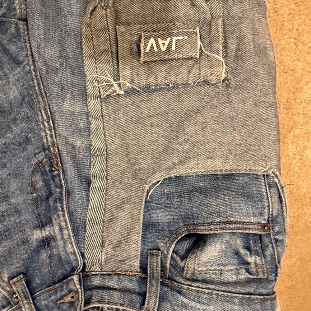 Val Kristopher Distressed Patchwork Cargo Space ,… - image 8